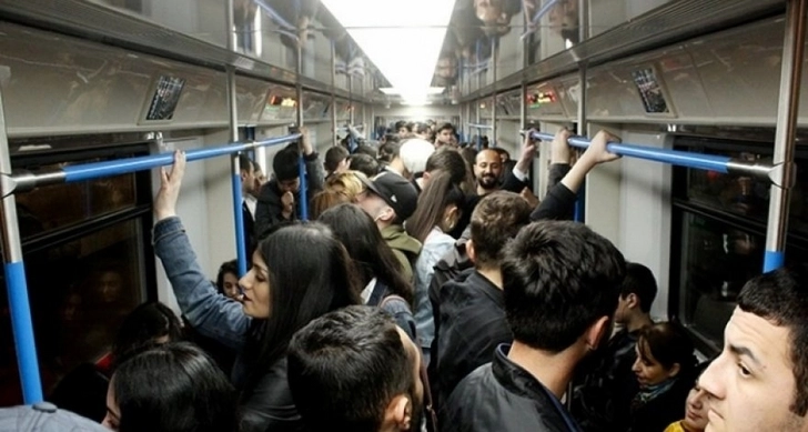 В бакинском метро возникли проблемы с поездом - ОБНОВЛЕНО