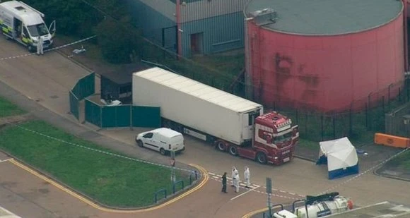 Полиция обнаружила 39 тел в грузовике в Британии
