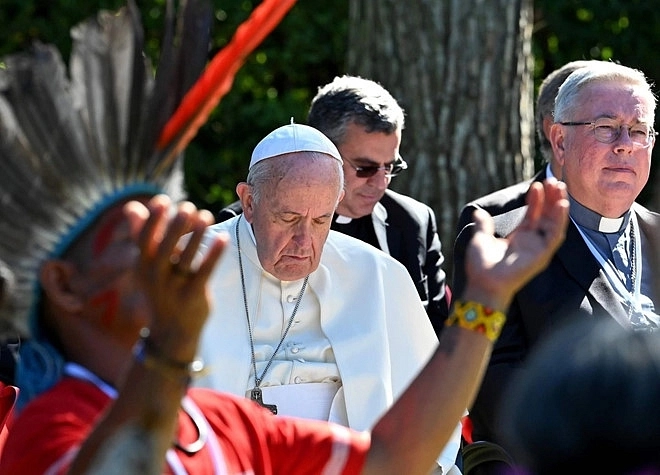 Ватикан может разрешить женщинам и женатым мужчинам принимать духовный сан