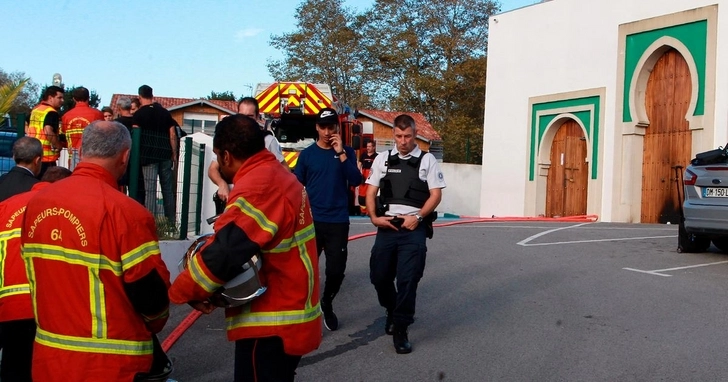 Напавший на мечеть во Франции хотел отомстить за пожар в Нотр-Дам