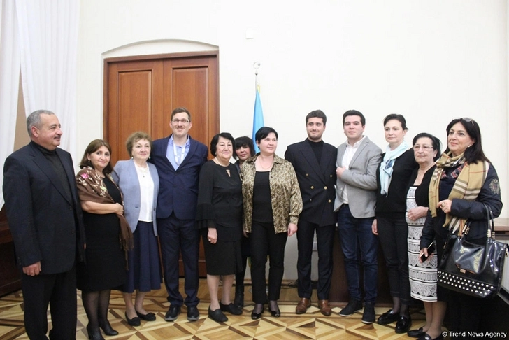Потомок Гаджи Зейналабдина Тагиева из Франции встретился с родственниками в Баку - ФОТО