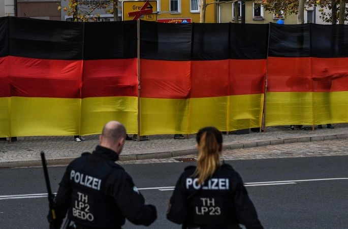 В Дрездене объявили «нацистскую чрезвычайную ситуацию»