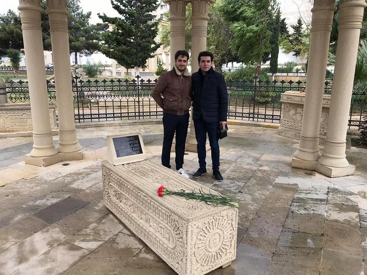 Албан Клод из Франции посетил святилище Пир Гасан и могилу прадеда Гаджи Зейналабдина Тагиева - ФОТО