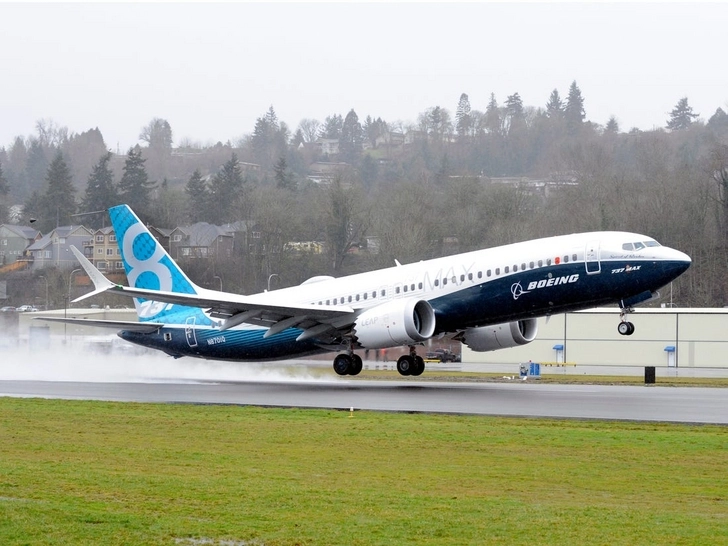 В США устроят пробные полеты несчастливых Boeing 737 MAX с участием топ-менеджеров