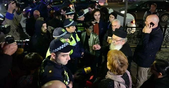 На митинге в Грузии против премьеры фильма задержаны 27 человек