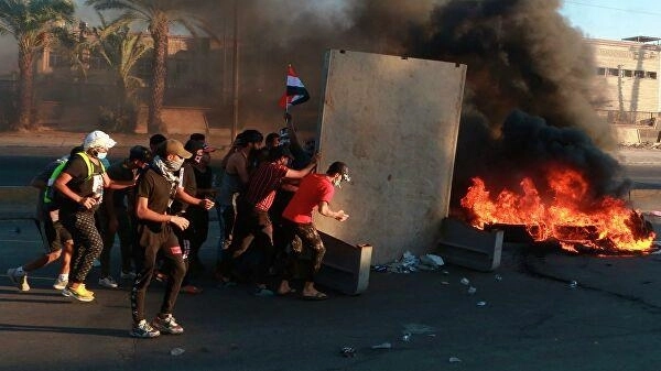 В центре Багдада произошли столкновения протестующих с полицией