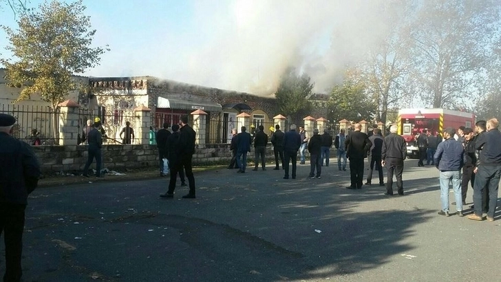 В Загатальском районе сгорел ресторан