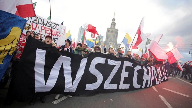 На марш националистов в Варшаве вышли несколько десятков тысяч человек