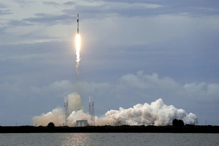 SpaceX запустил разом 60 спутников – ВИДЕО