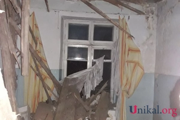 Госкомитет: Вынужденные переселенцы будут переселены из общежития с обрушившейся крышей