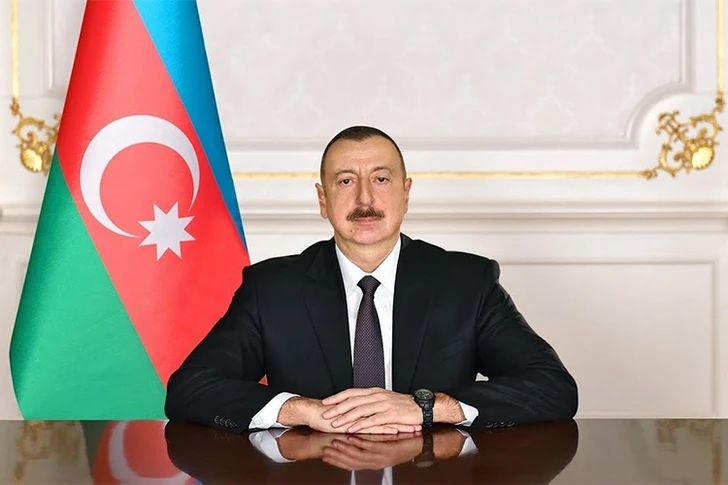 Президент Ильхам Алиев поздравил латвийского коллегу