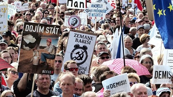В Праге начался митинг против премьера Бабиша