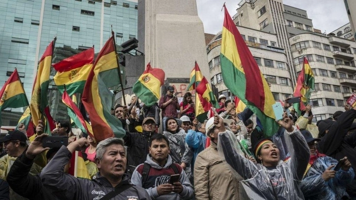 Число жертв столкновений у города Кочабамба в Боливии возросло до девяти