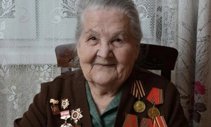 В России участница Великой Отечественной войны стала блогером в 97 лет