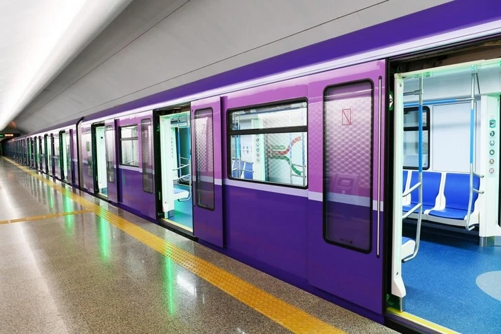 Удерживающие двери пассажиры метро были оштрафованы - ВИДЕО