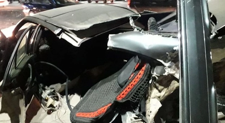 Mercedes разорвало на части в ДТП в Гяндже - ФОТО/ВИДЕО