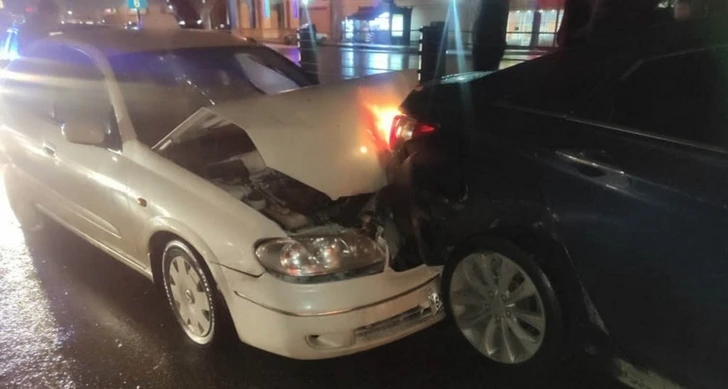 Два человека пострадали в массовой аварии с участием семи автомобилей в Баку - ВИДЕО