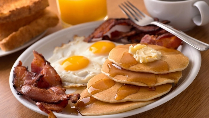 Специалисты назвали худшие и лучшие варианты завтрака