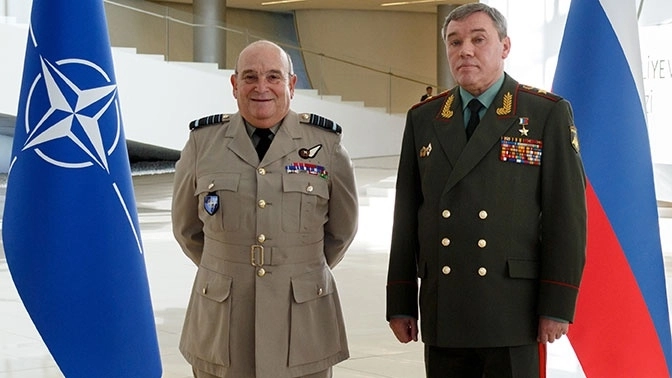 Главы генштаба России и Военного комитета НАТО провели встречу в Баку