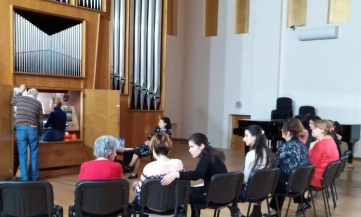 Немецкий органист провел мастер-класс в Бакинской музыкальной академии