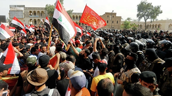 Суд Ирака вынес смертный приговор офицеру по обвинению в убийстве демонстрантов