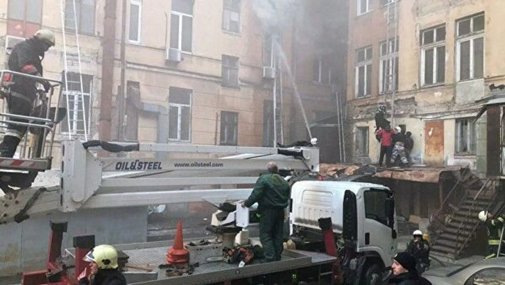 В Одессе объявлен траур после масштабного пожара в колледже
