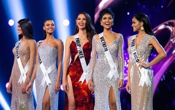 Два разных человека: участницы «Мисс Вселенной» показали фото без макияжа – ФОТО
