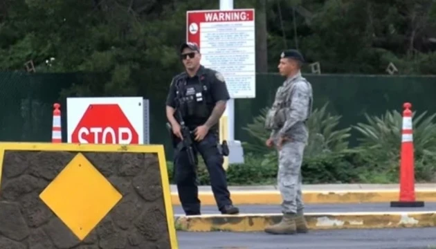 В США не исключают, что стрельба на базе во Флориде могла быть терактом