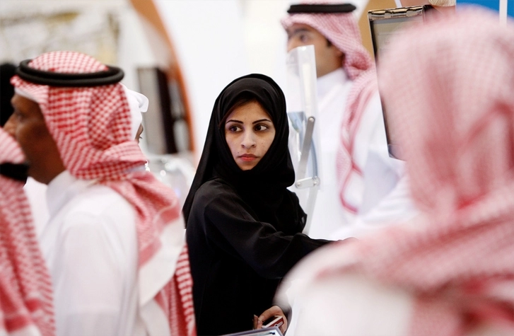Даешь равные права: в Саудовской Аравии разрешили впускать мужчин и женщин через общий вход в рестораны