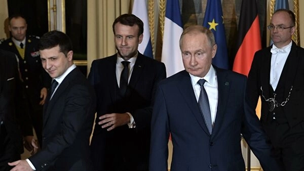 В Париже прошли переговоры Путина и Зеленского