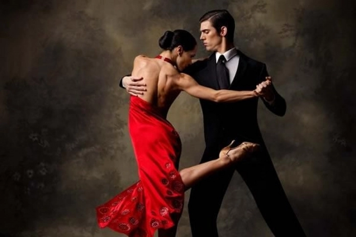 Сегодня - Международный день танго