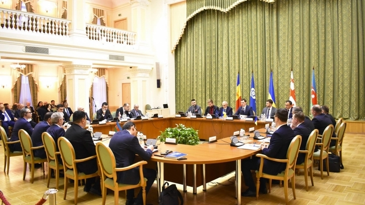 В Киеве состоялось пленарное заседание глав правительств стран-членов ГУАМ – ФОТО
