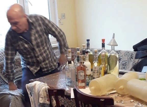 В Мингячевире выявили производителя кустарного алкоголя - ФОТО