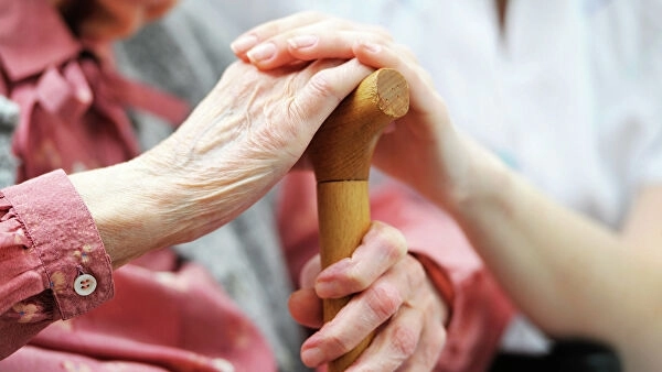 В Британии пенсионерка заказала стриптизера в дом престарелых