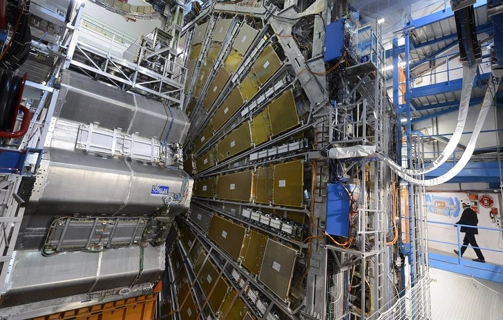 Перезапуск Большого адронного коллайдера отложили на два месяца