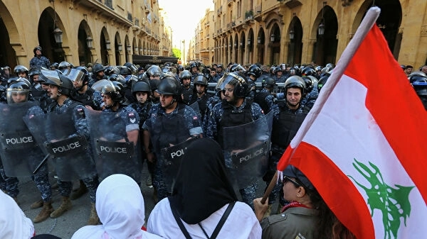 В центре Бейрута идут погромы и противостояния с полицией