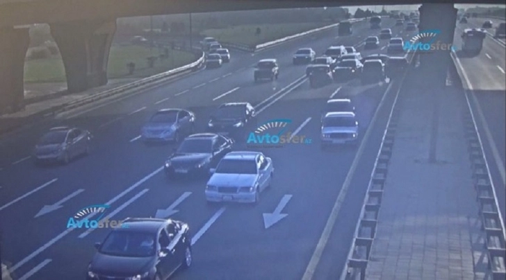 Семь автомобилей получили повреждения в массовой аварии в Баку - ВИДЕО