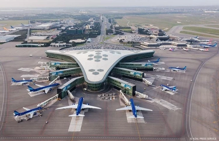 Туманная погода не влияет на работу международного аэропорта Гейдар Алиев