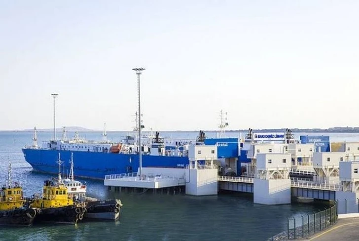 В Азербайджане увеличился объем пассажироперевозок морским транспортом