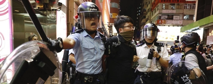 В Гонконге пресекли беспорядки на митинге в поддержку мусульман в Синьцзяне