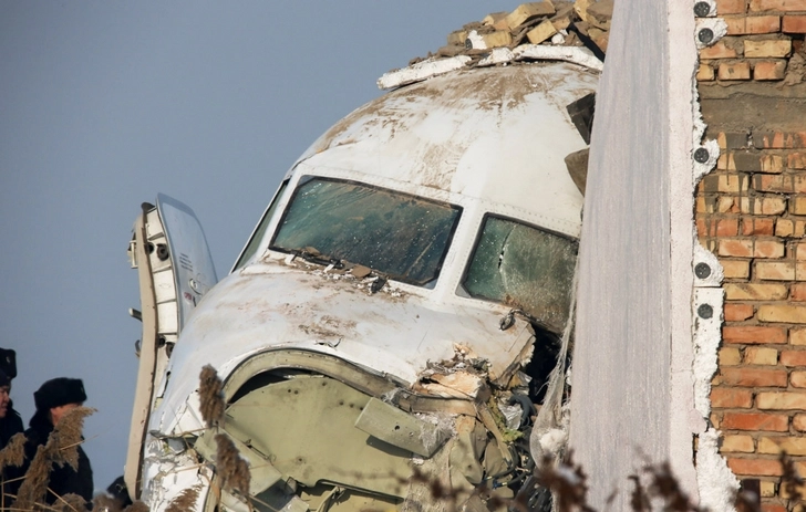 28 декабря в Казахстане объявлен днем общенационального траура в связи с крушением самолета – ФОТО/ВИДЕО
