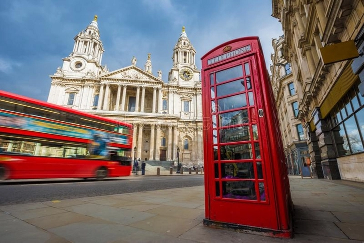 Британская красная телефонная будка стала особо охраняемым архитектурным объектом - ФОТО