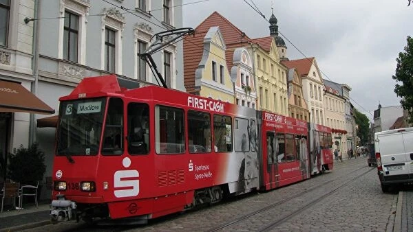 В Германии пассажиры трамвая взяли его управление на себя