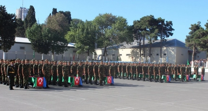 В Азербайджане начинается призыв на военную службу