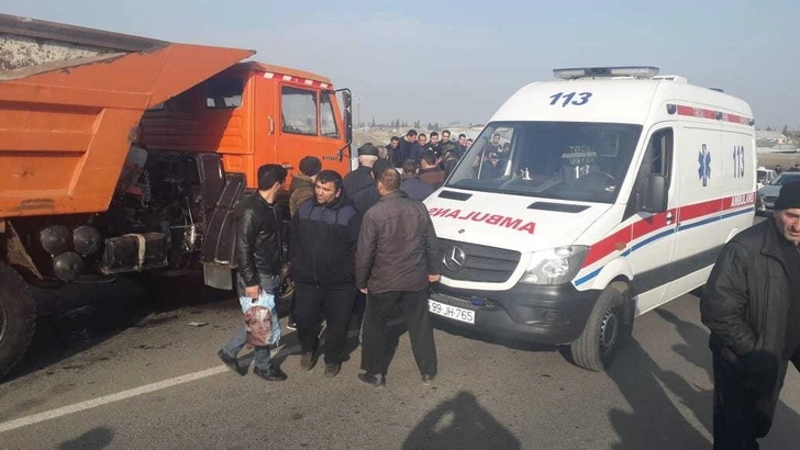 В Кюрдамире столкнулись грузовой и легковой автомобили. Есть погибший