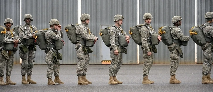 Пентагон одобрил отправку еще 3 тысяч военных на Ближний Восток