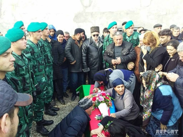 Похоронен погибший азербайджанский пограничник - ВИДЕО