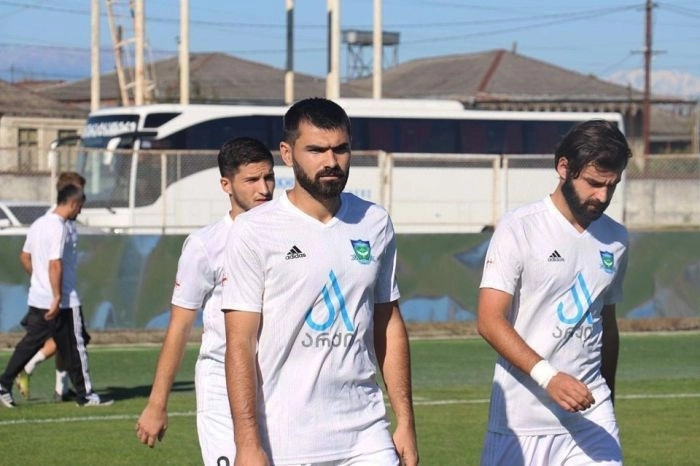 Азербайджанский футболист подписал контракт с грузинским клубом