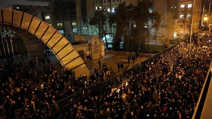 В Иране начались массовые протесты после катастрофы Boeing