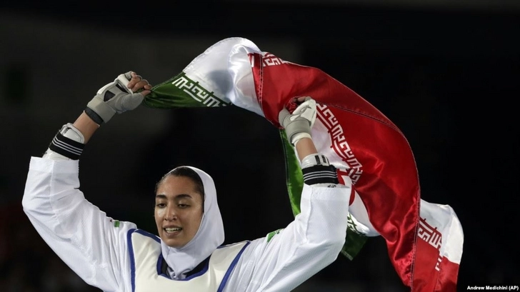 Иранская олимпийская медалистка-азербайджанка покинула страну – ФОТО